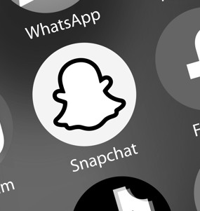 En mobilskärm med ikoner för Instagram, Snapchat, Whatsapp, Facebook och TikTok